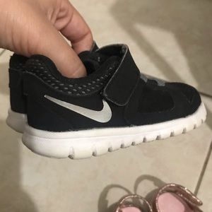 Nike - Baby Girl Free Run size 5c